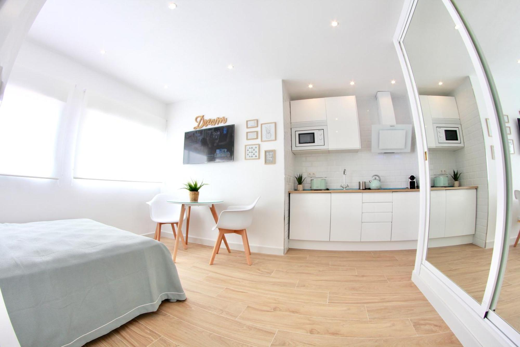 Lägenhet Studio på 25 m² i Torremolinos centrum med 1 badrum  Exteriör bild