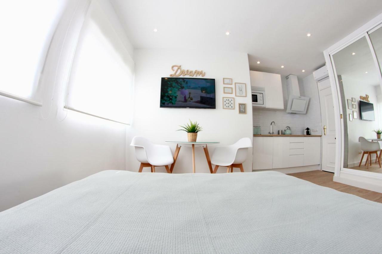 Lägenhet Studio på 25 m² i Torremolinos centrum med 1 badrum  Exteriör bild