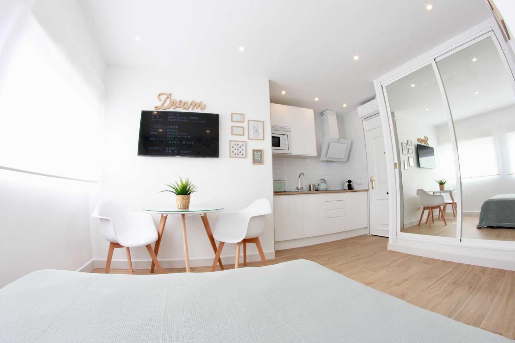 Lägenhet Studio på 25 m² i Torremolinos centrum med 1 badrum  Exteriör bild